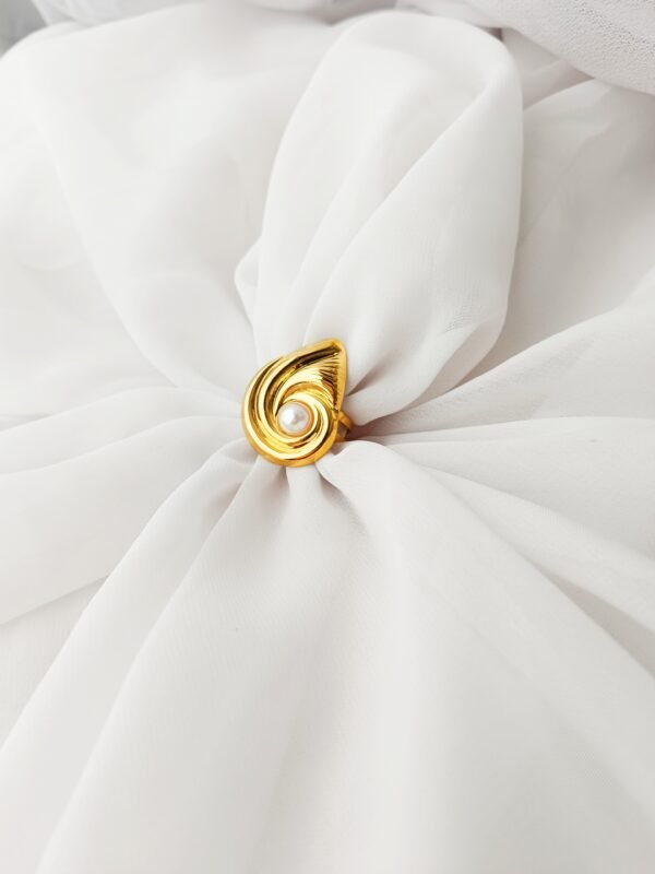 18K Gold-Plated Shell Ring - Image 3