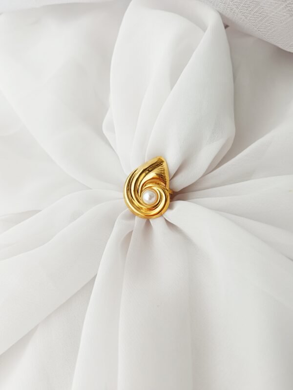 18K Gold-Plated Shell Ring - Image 2